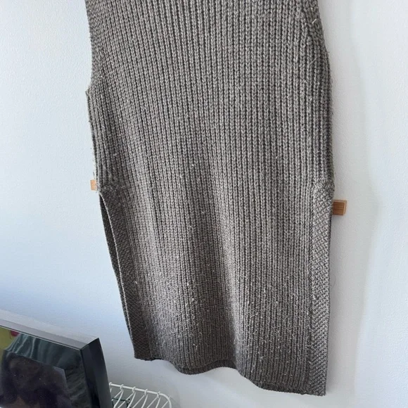 Wilfred Taupe Sleeveless Turtleneck Sweater - Picture 4 of 8
